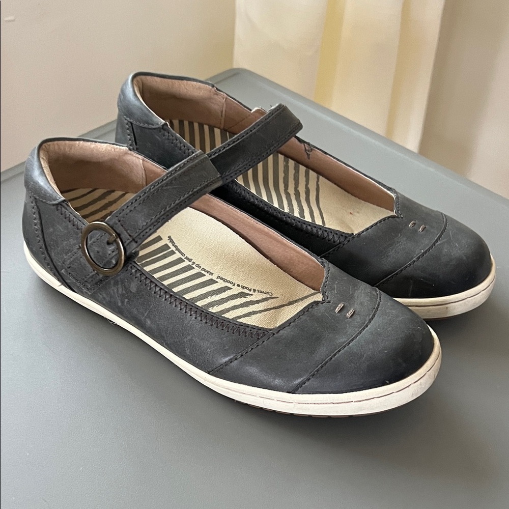 Taos Footwear Charcoal Mary Jane Flats